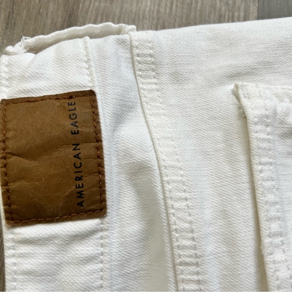 American Eagle Outfitters Women's Frayed White Jean Shorts - Picture 4 of 6